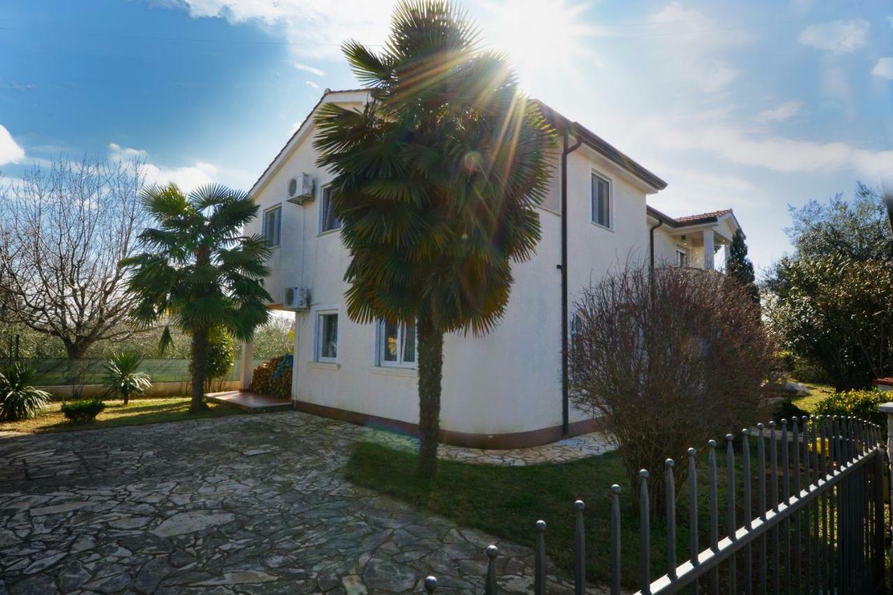 Vila Zare
