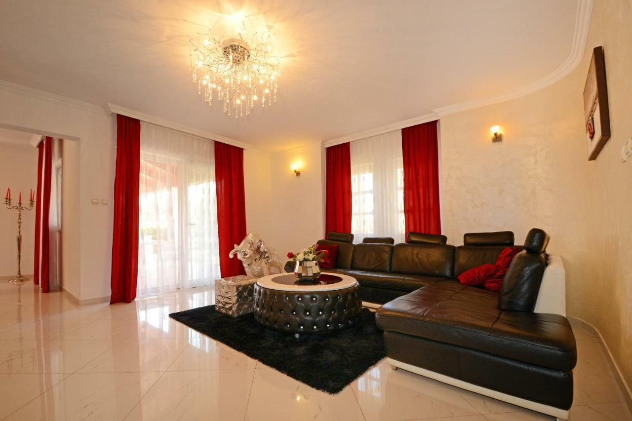 Vila Zare